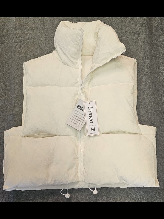 Uaneo Jackets & Blazers - Women's Cream Puffer Vest - Medium